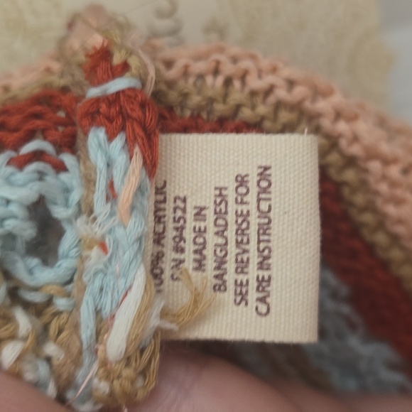 NEW ALTAR'D STATE Crochet Crop - Picture 4 of 6